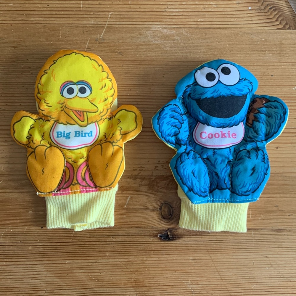 VTG Sesame Street Playskool foot jingle socks Big Bird & Cookie Monster